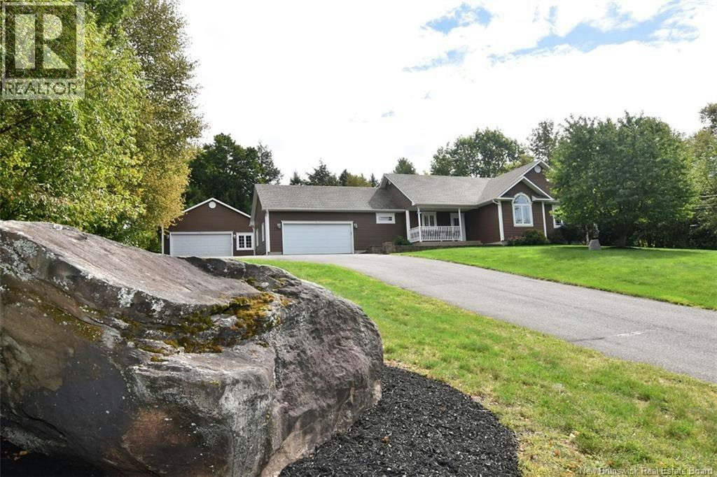 168 Country Wood Lane, Fredericton, NB, E3A 0Y6