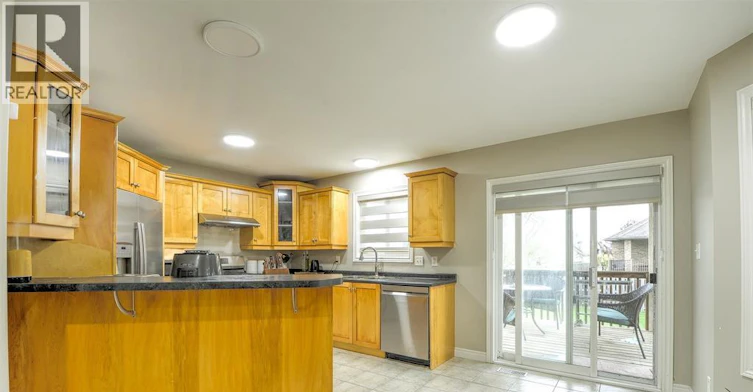 160 Branton Crescent, Lakeshore, ON, N9K 1E6 - 8