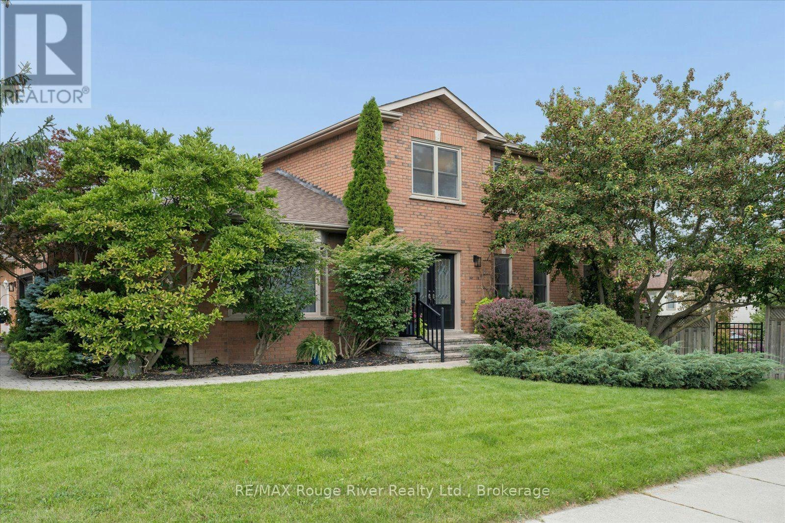 1 Gowan Drive, Whitby, ON, L1P 1L5