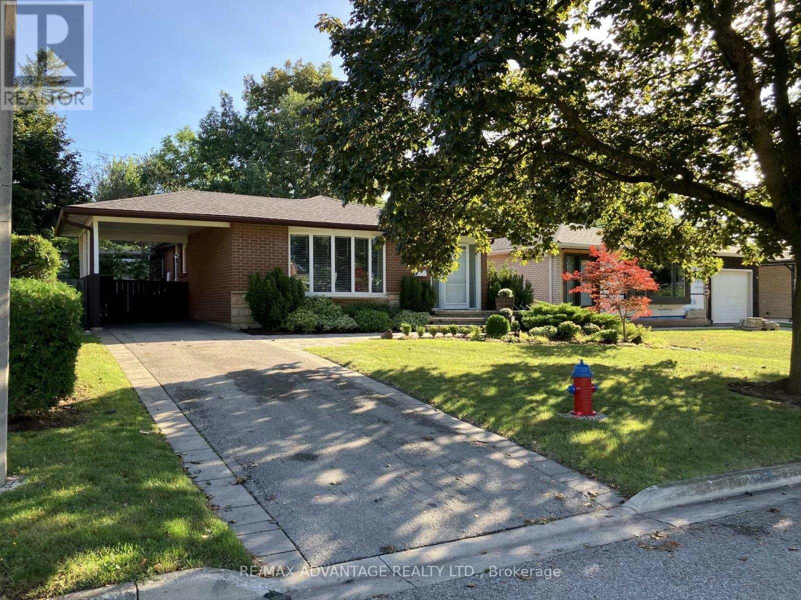 581 Galway Drive, Burlington, ON, L7L 2S6