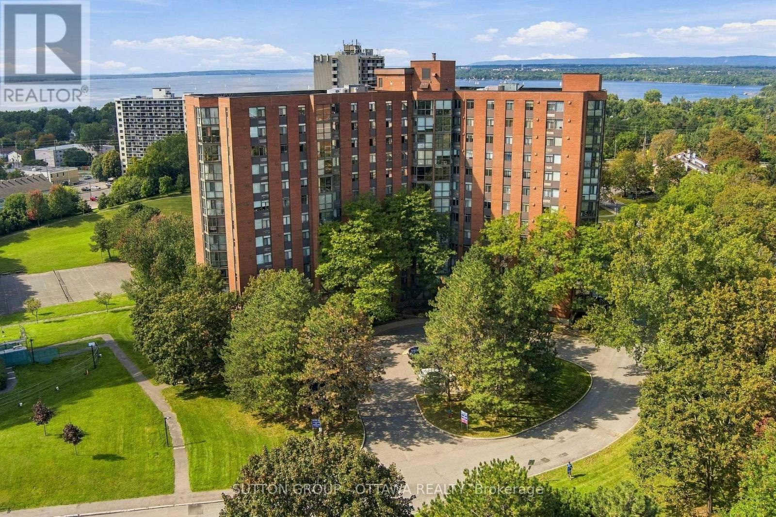 1002-2871 Richmond Road, Ottawa, ON, K2B 8M5