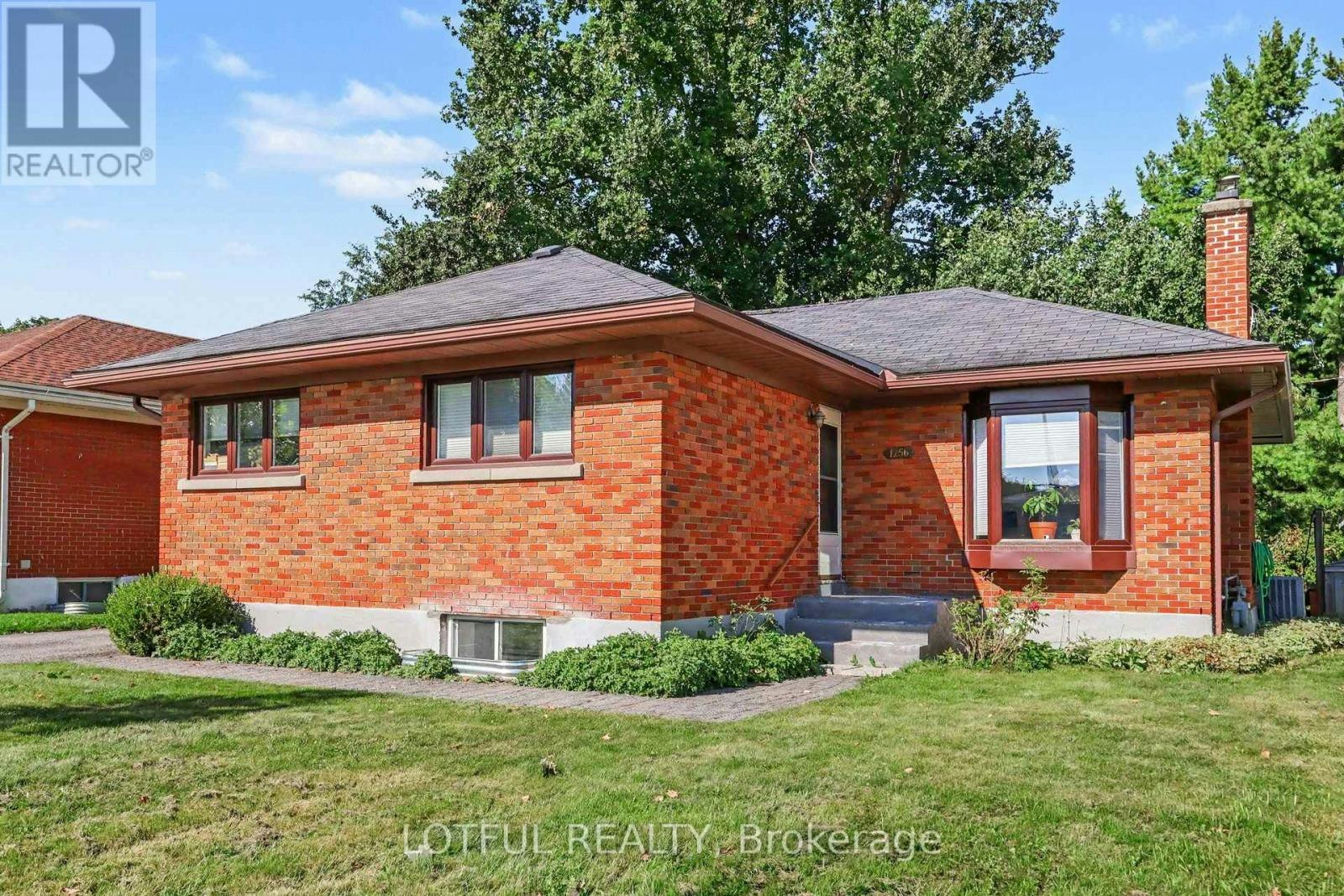 B-1256 Field Street, Ottawa, ON, K2C 2R2 - 2