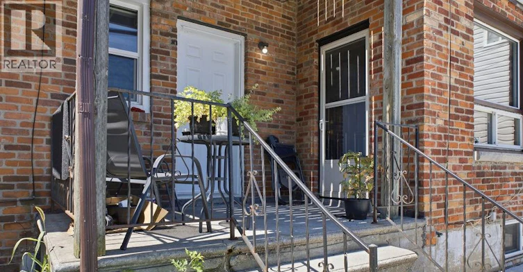 2-372 Lincoln Road, Windsor, ON, N8Y 2G4 - 2