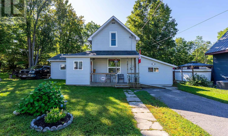 251 James Street W