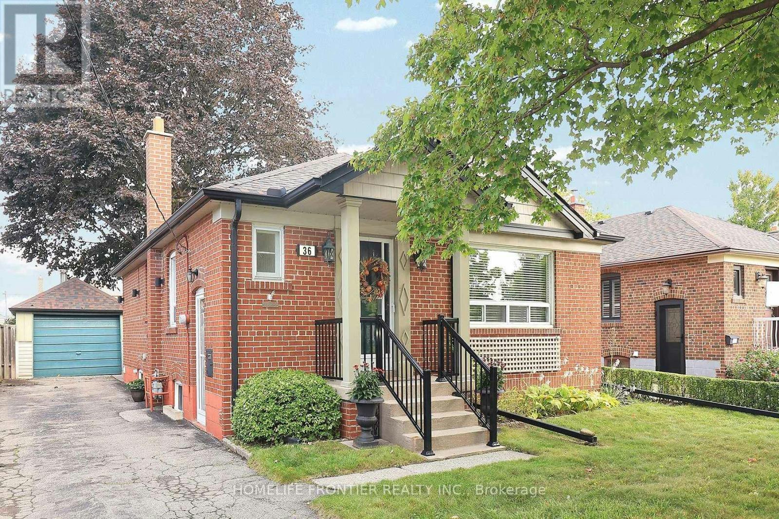36 Silvercrest Avenue, Toronto, ON, M8W 2S5