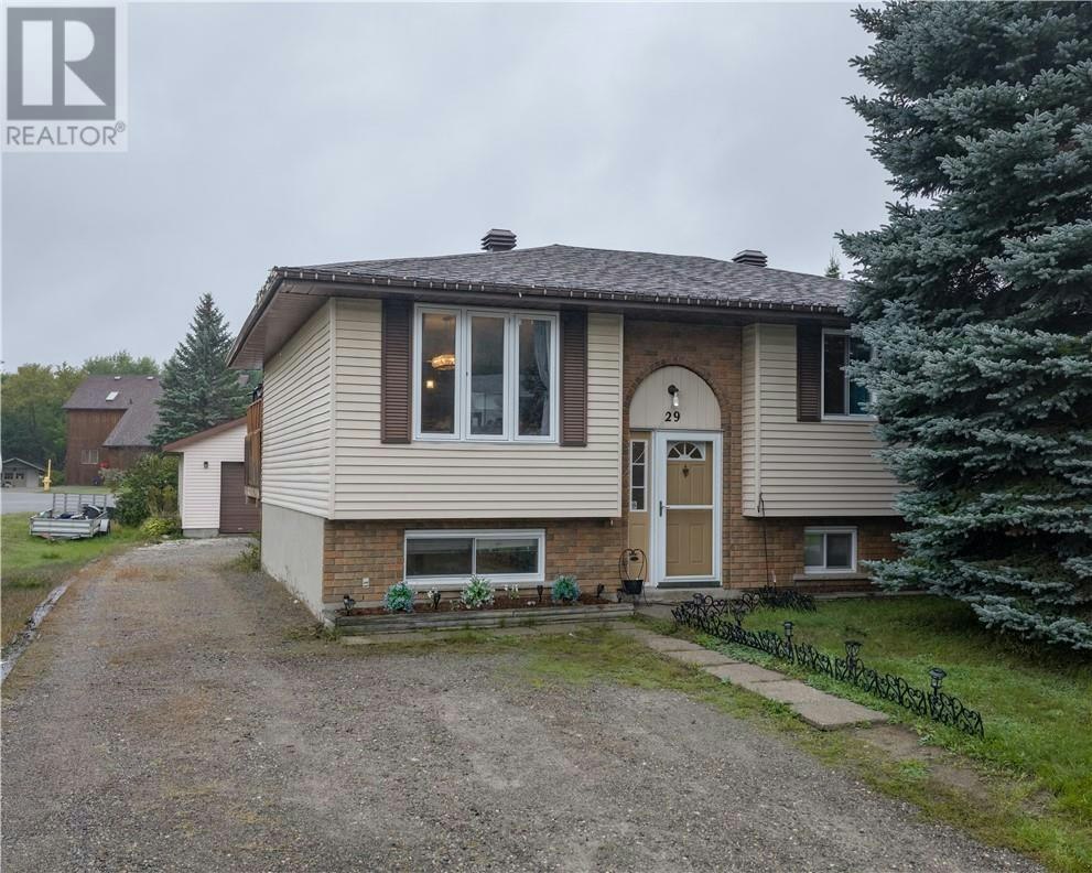 29 Carr Avenue, Greater Sudbury, ON, P3L 1M2