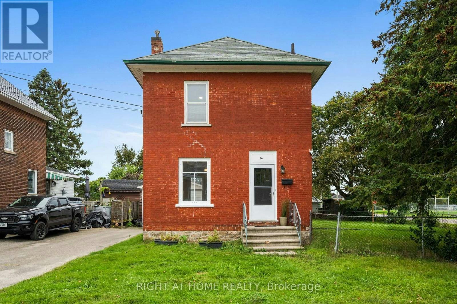 36 Empress Avenue, Smiths Falls, ON, K7A 4V8
