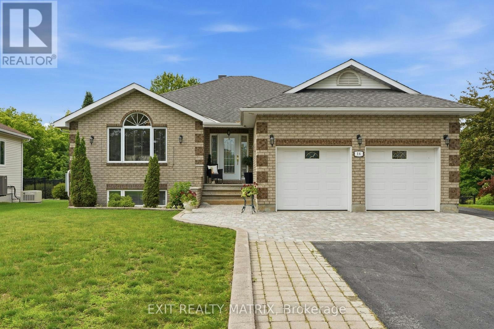 16 Richelieu Street, Russell, ON, K0A 1W0