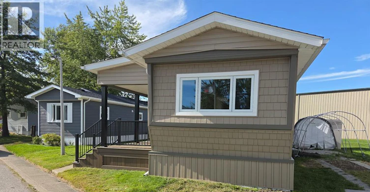 22 Robin Crescent, Lakeshore, ON, N8N 2S2