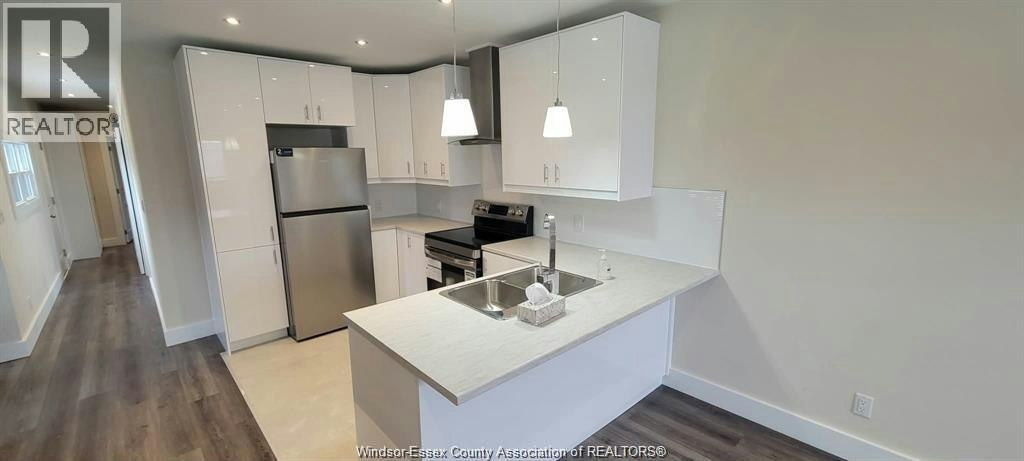 22 Robin Crescent, Lakeshore, ON, N8N 2S2 - 5