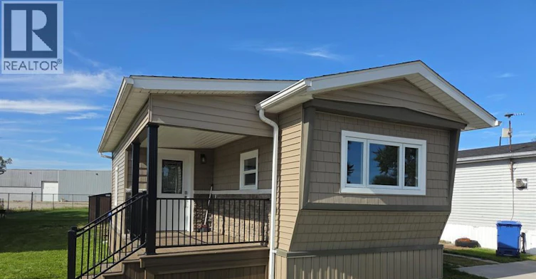 22 Robin Crescent, Lakeshore, ON, N8N 2S2 - 2