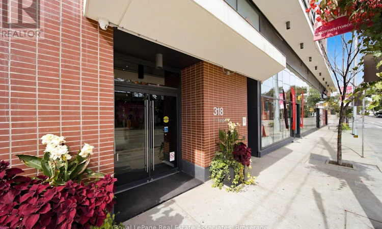 302-318 King Street E