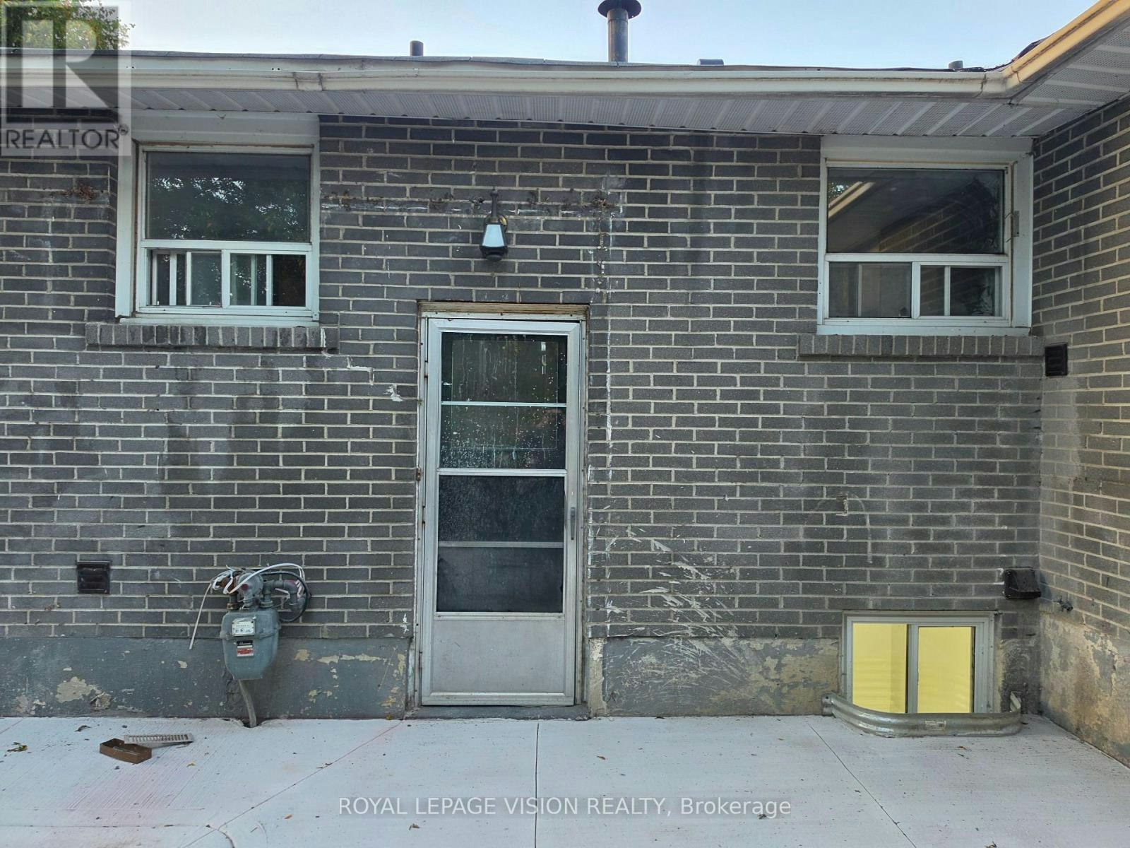 BSMT 2-706 Leaside Street, Pickering, ON, L1W 2X1 - 3