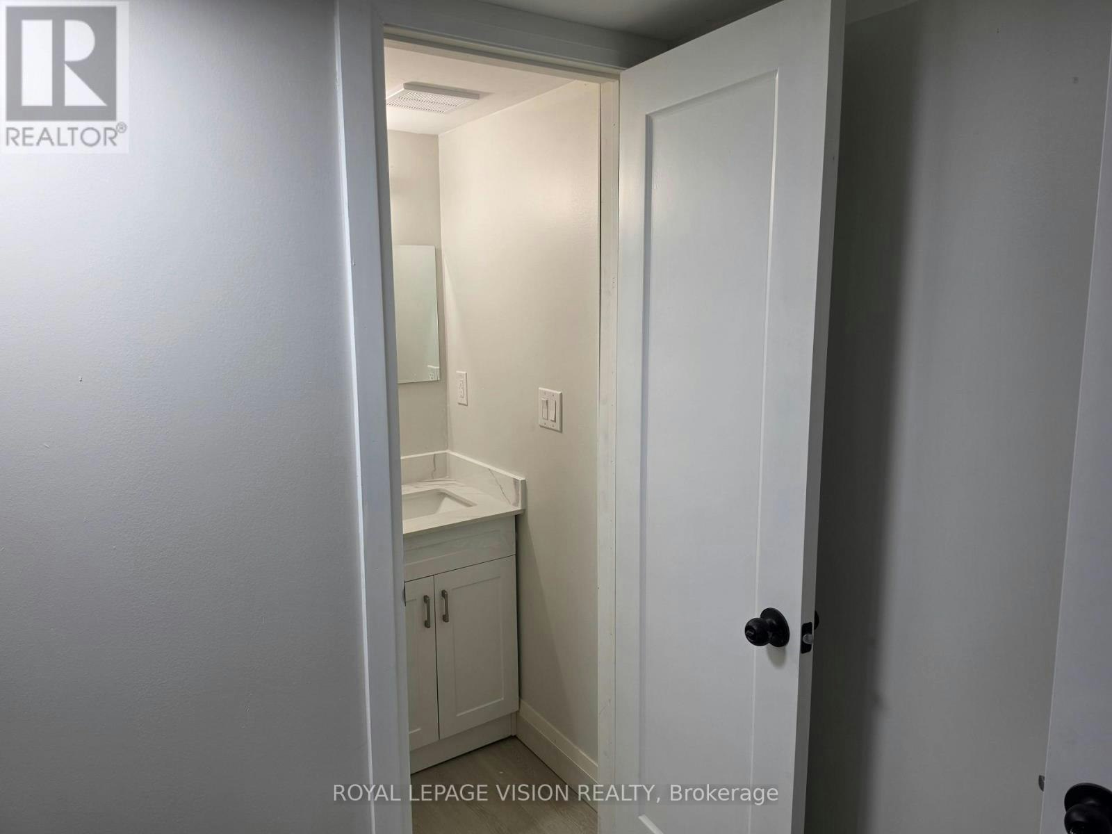 BSMT 2-706 Leaside Street, Pickering, ON, L1W 2X1 - 19
