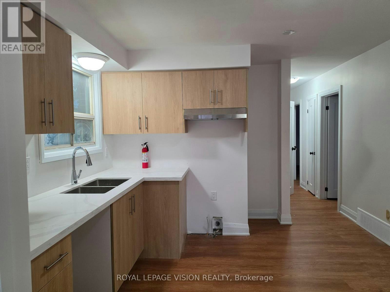 UPPER-706 Leaside Street, Pickering, ON, L1W 2X1 - 8