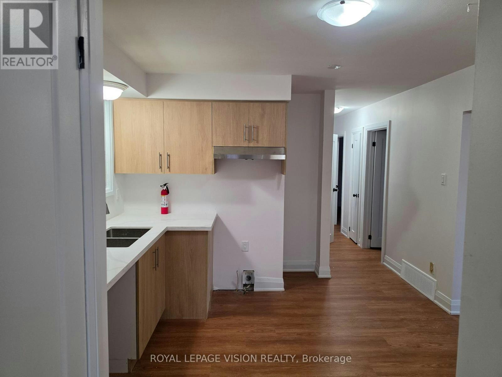 UPPER-706 Leaside Street, Pickering, ON, L1W 2X1 - 6