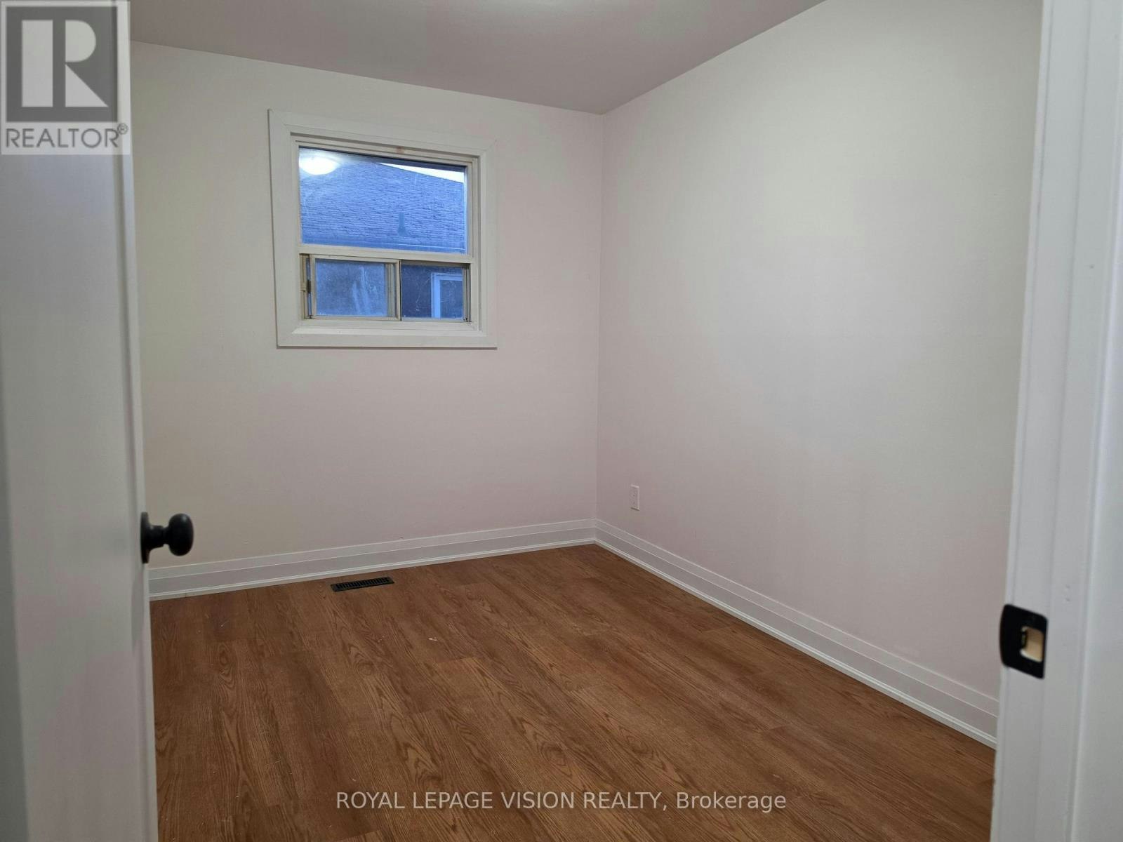 UPPER-706 Leaside Street, Pickering, ON, L1W 2X1 - 11