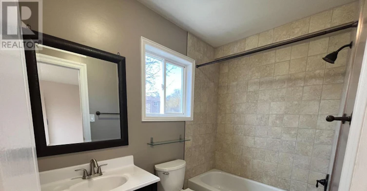 44 Natale Court, Bradford West Gwillimbury, ON, L3Z 3B1 - 16