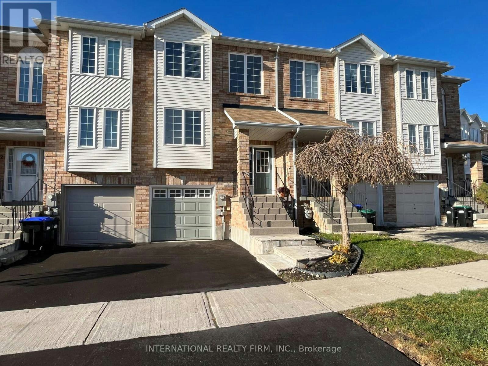 44 Natale Court, Bradford West Gwillimbury, ON, L3Z 3B1 - 2