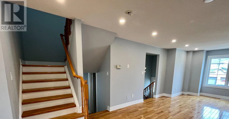 44 Natale Court, Bradford West Gwillimbury, ON, L3Z 3B1 - 7