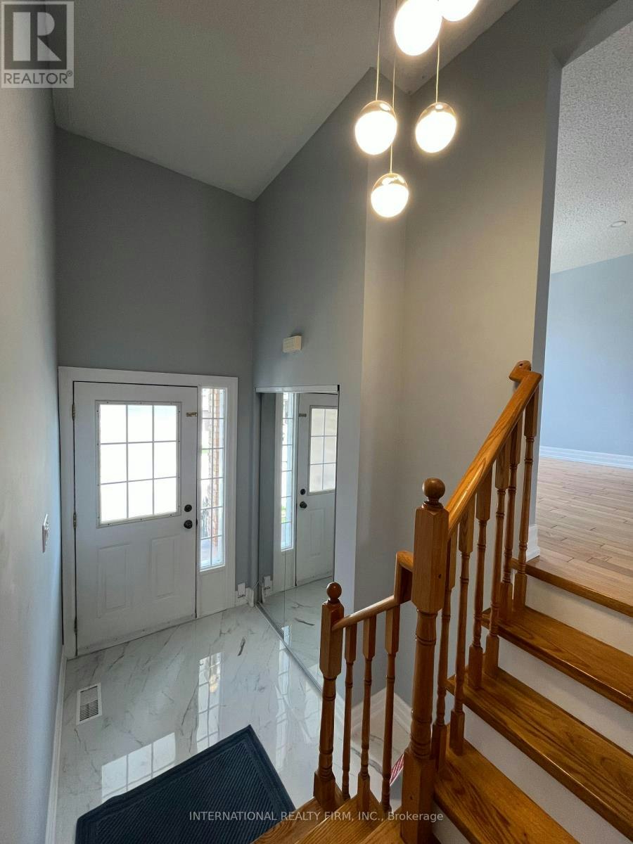 44 Natale Court, Bradford West Gwillimbury, ON, L3Z 3B1 - 3