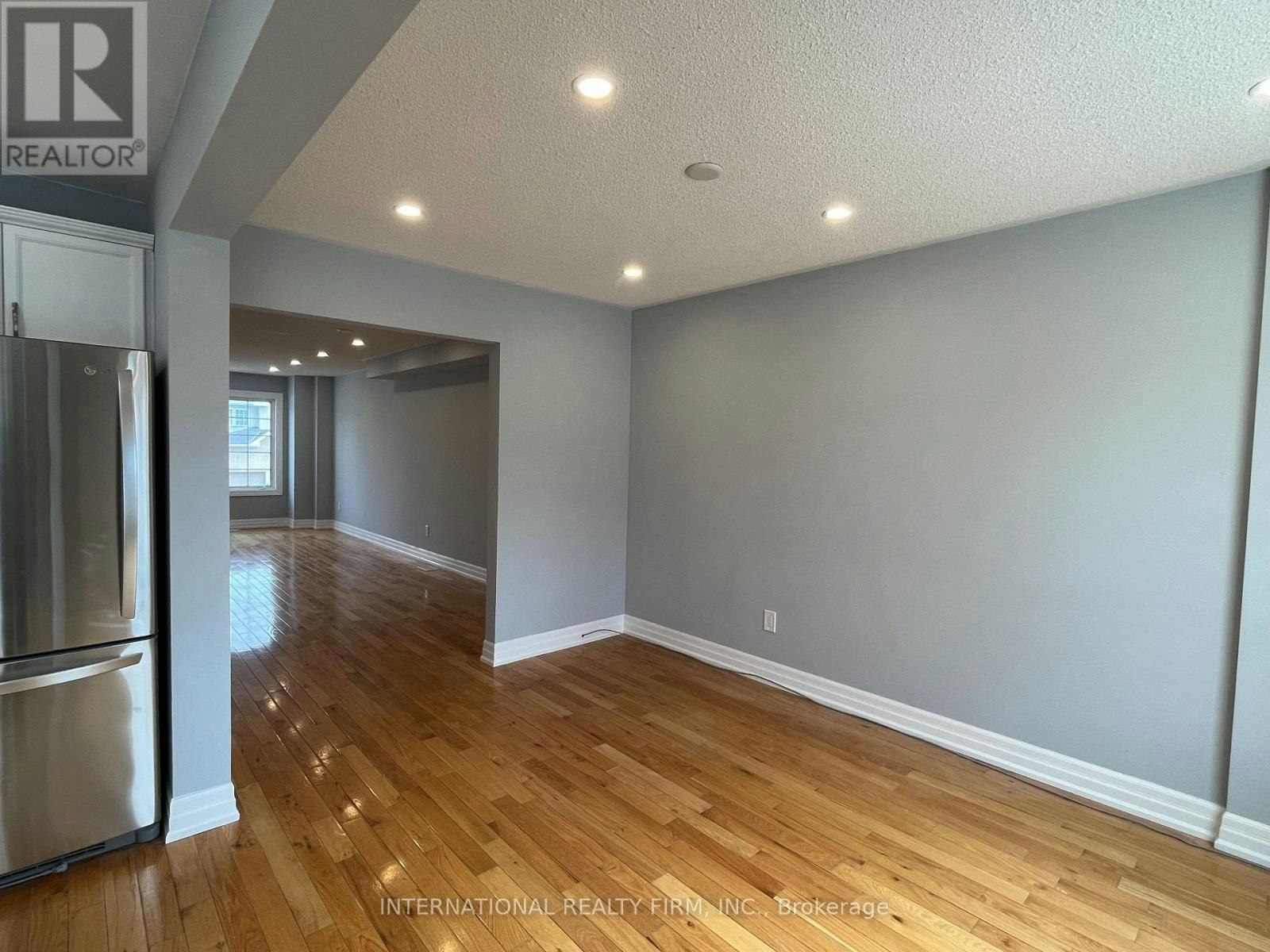 44 Natale Court, Bradford West Gwillimbury, ON, L3Z 3B1 - 8