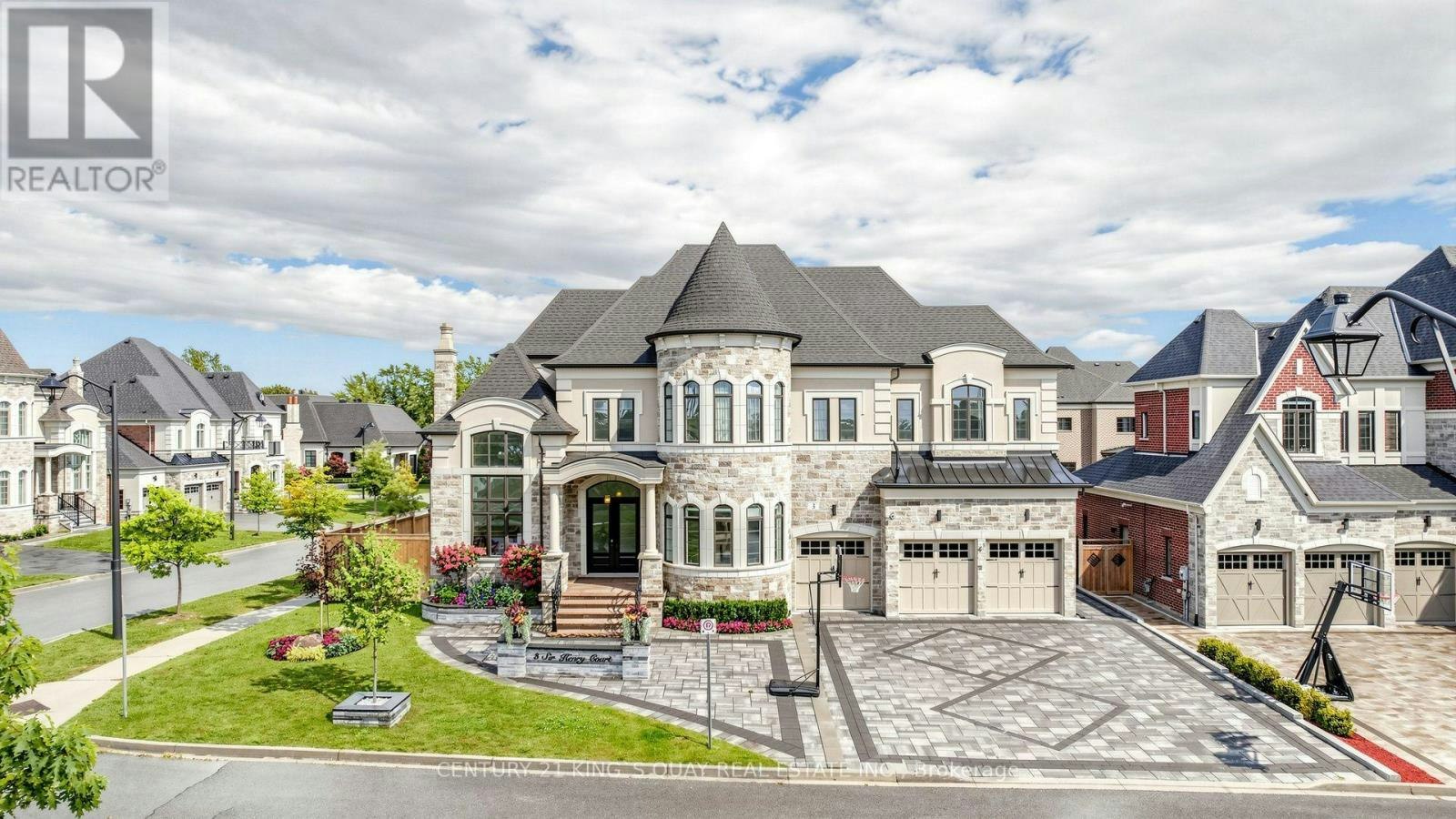 3 Sir Henry Court, King, ON, L7B 0P5