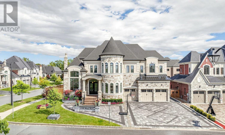 3 Sir Henry Court