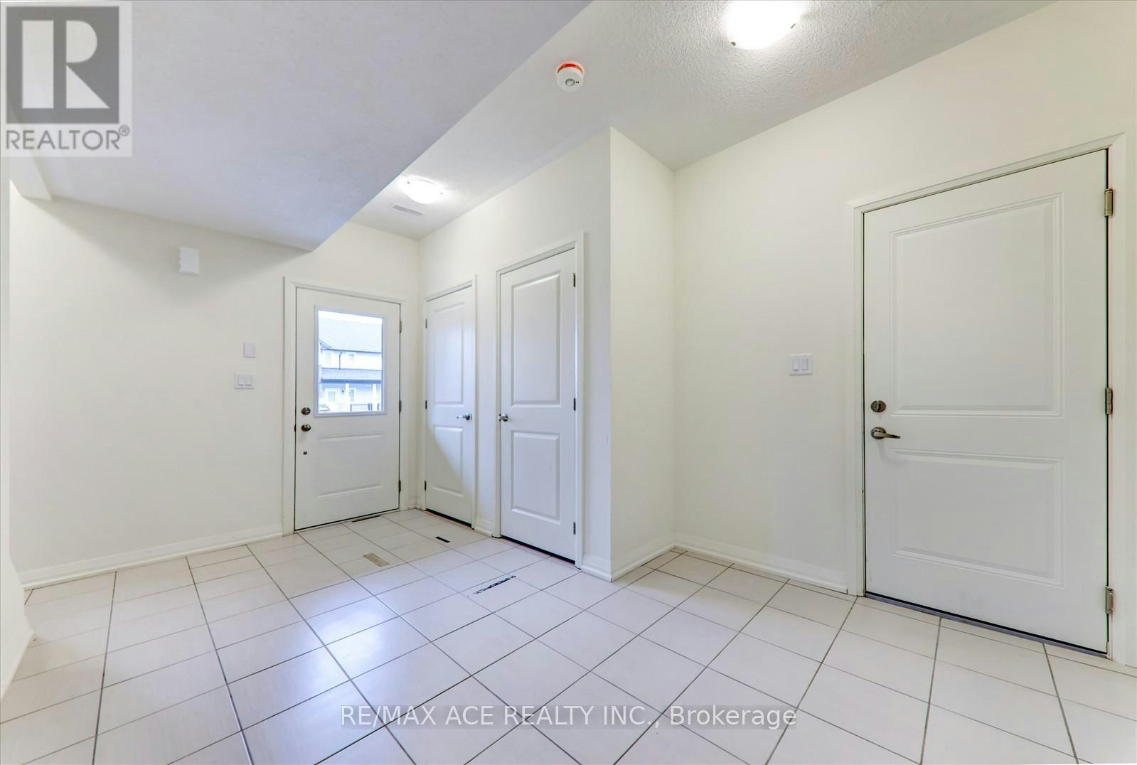 2 Lahey Crescent, Penetanguishene, ON, L9M 0W1 - 8