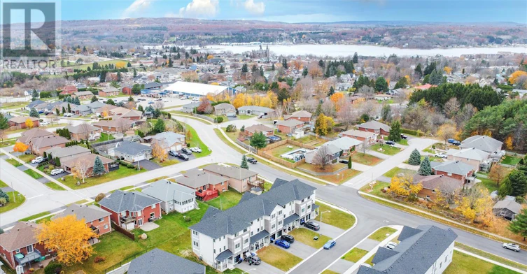 2 Lahey Crescent, Penetanguishene, ON, L9M 0W1 - 39