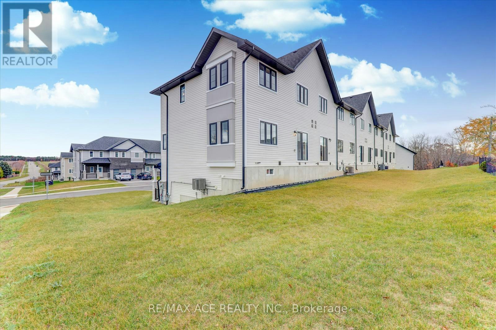 2 Lahey Crescent, Penetanguishene, ON, L9M 0W1 - 37
