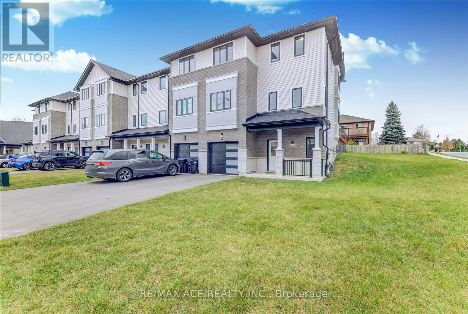 2 Lahey Crescent, Penetanguishene, ON, L9M 0W1 - 3