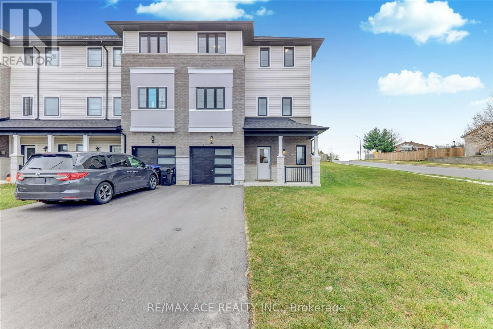 2 Lahey Crescent, Penetanguishene, ON, L9M 0W1