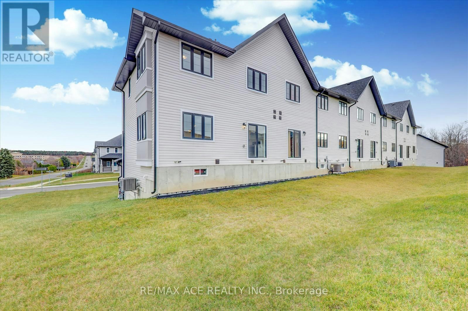 2 Lahey Crescent, Penetanguishene, ON, L9M 0W1 - 38