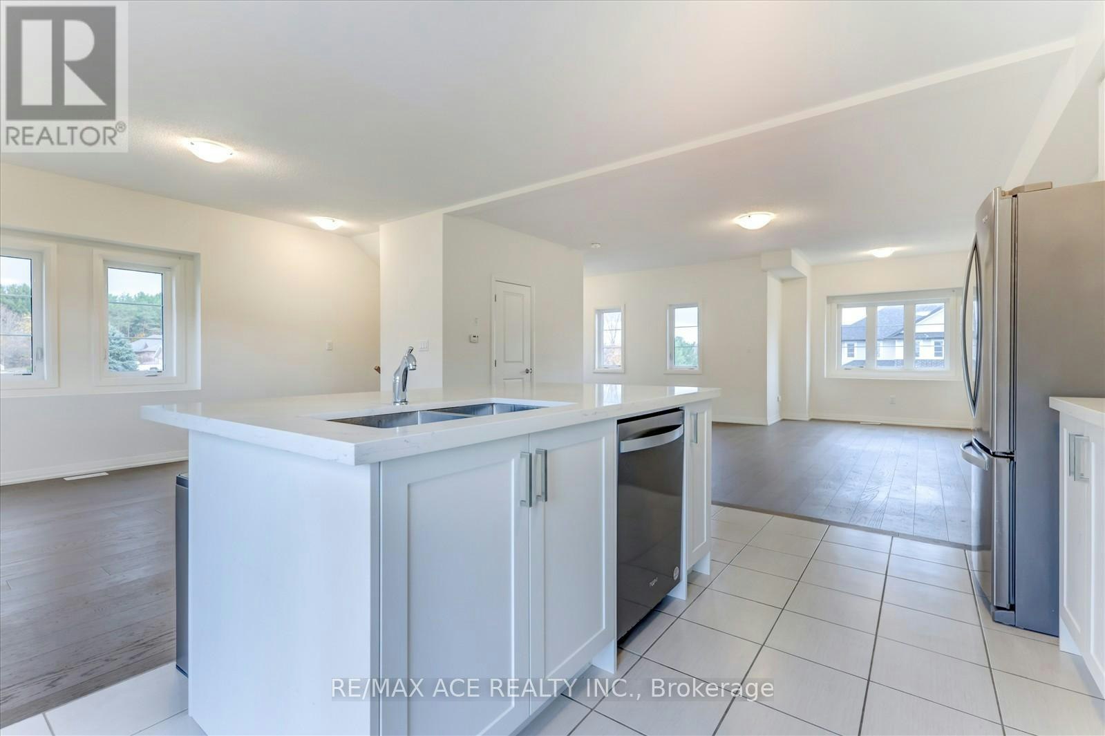 2 Lahey Crescent, Penetanguishene, ON, L9M 0W1 - 19