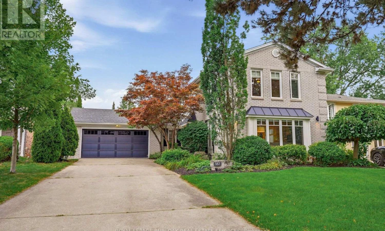 387 Valanna Crescent
