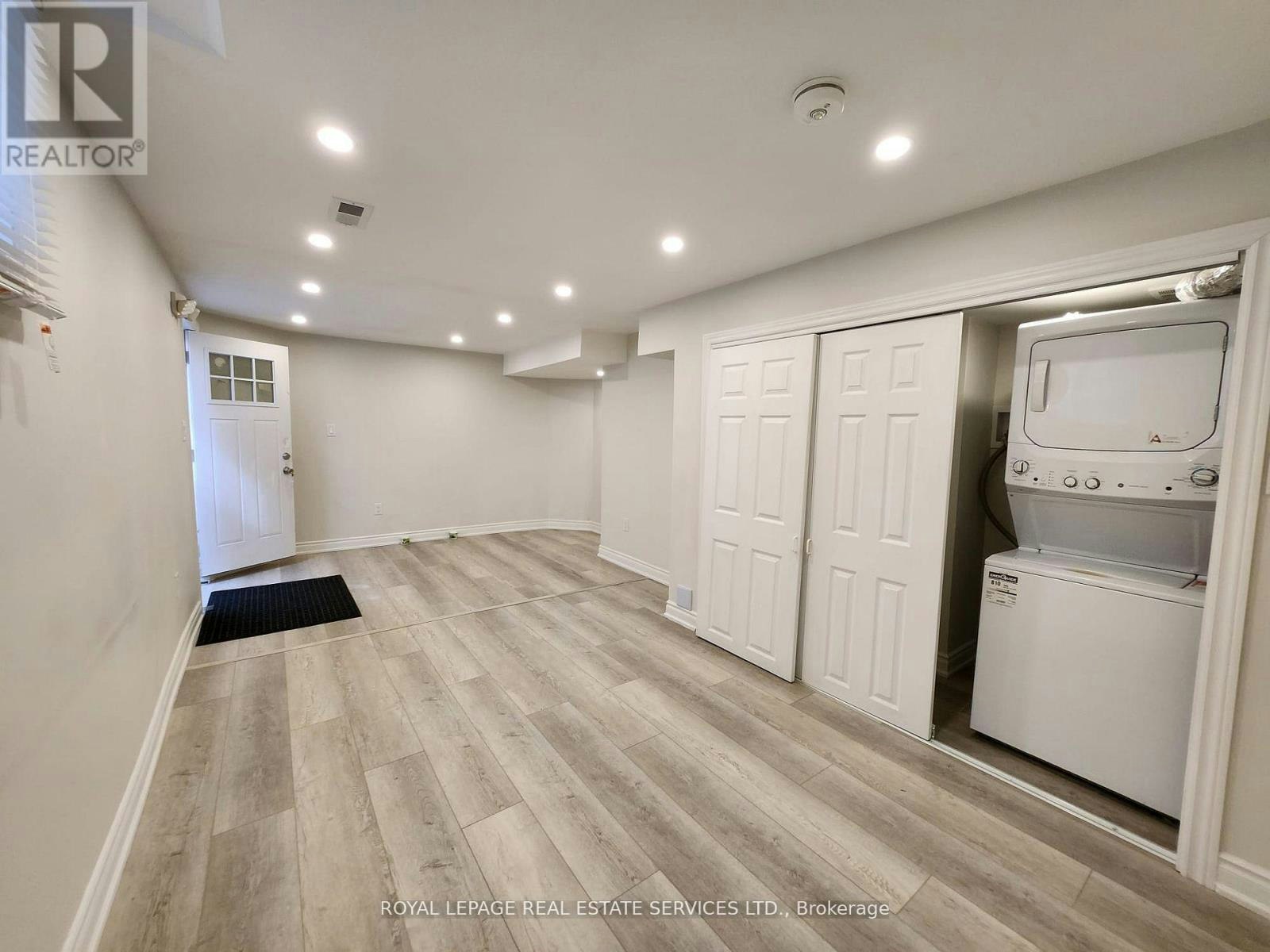 1447 Santa Rosa Court, Mississauga, ON, L5V 1H7 - 3