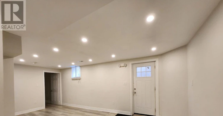 1447 Santa Rosa Court, Mississauga, ON, L5V 1H7 - 2