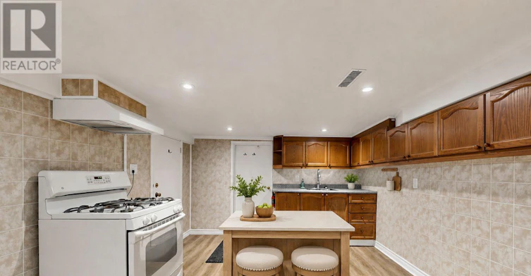 BSMT-150 Osler Street, Toronto, ON, M6N 2Y8 - 6