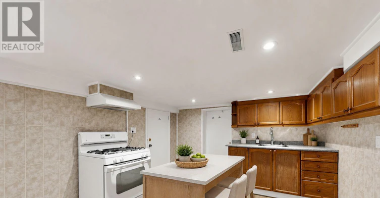 BSMT-150 Osler Street, Toronto, ON, M6N 2Y8 - 8