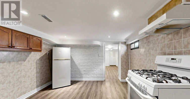 BSMT-150 Osler Street, Toronto, ON, M6N 2Y8 - 9