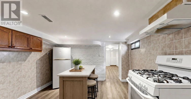 BSMT-150 Osler Street, Toronto, ON, M6N 2Y8 - 10