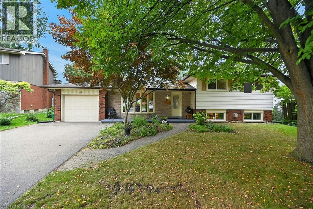 15 Canary Drive, Brantford, ON, N3R 6G2