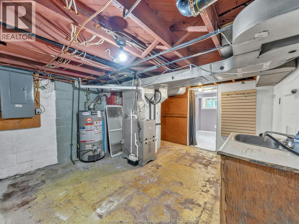 2318 Chandler, Windsor, ON, N8W 4A6 - 38
