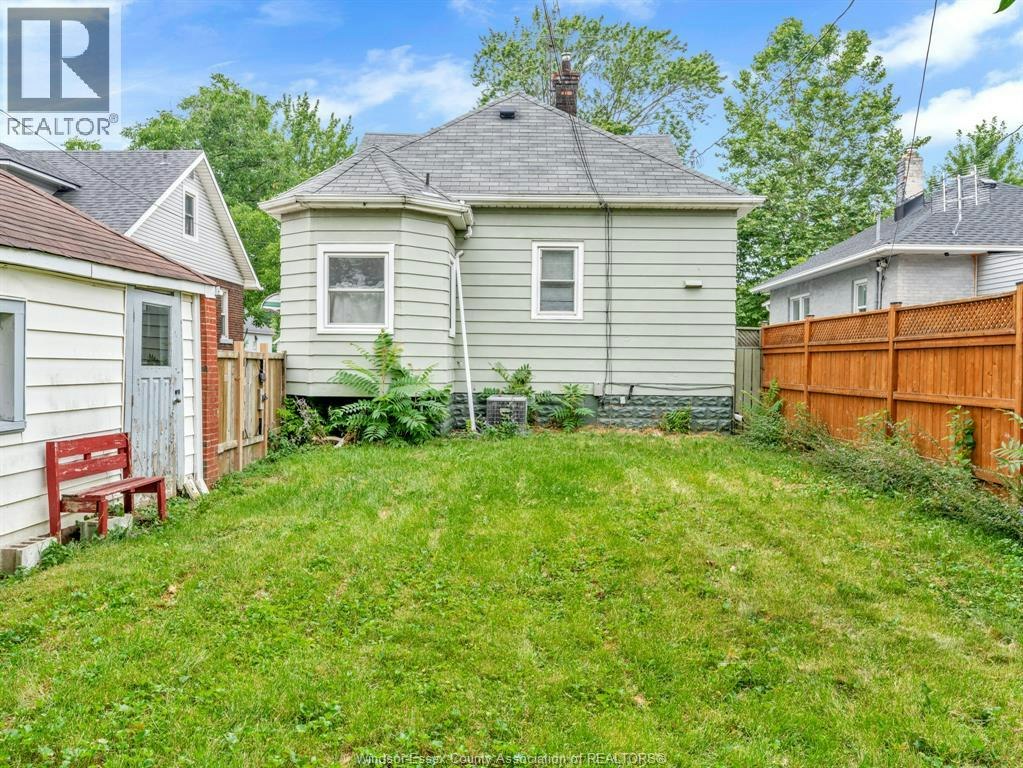 2318 Chandler, Windsor, ON, N8W 4A6 - 41
