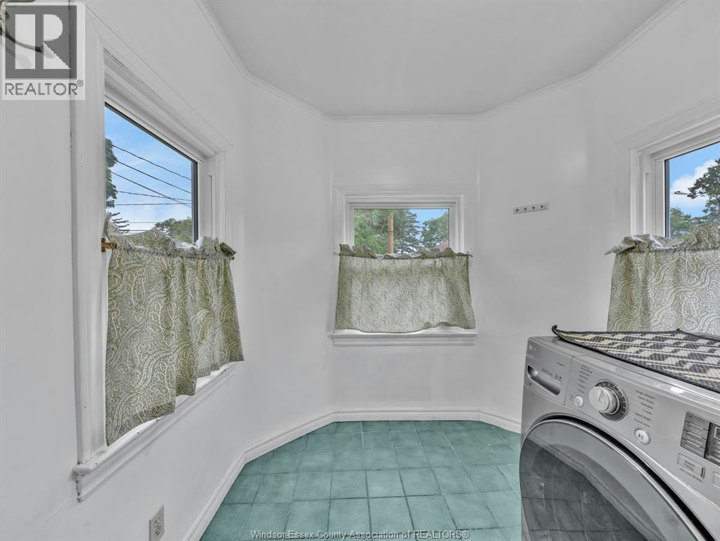 2318 Chandler, Windsor, ON, N8W 4A6 - 22