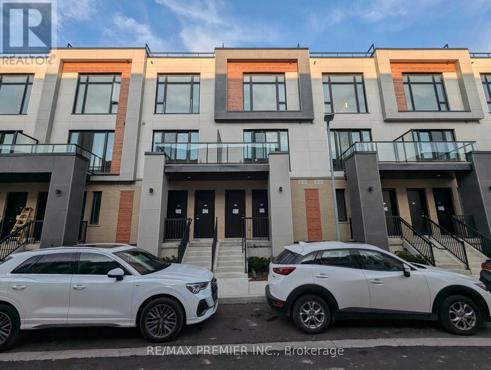 509-9 Steckley House Lane, Richmond Hill, ON, L4S 0N1
