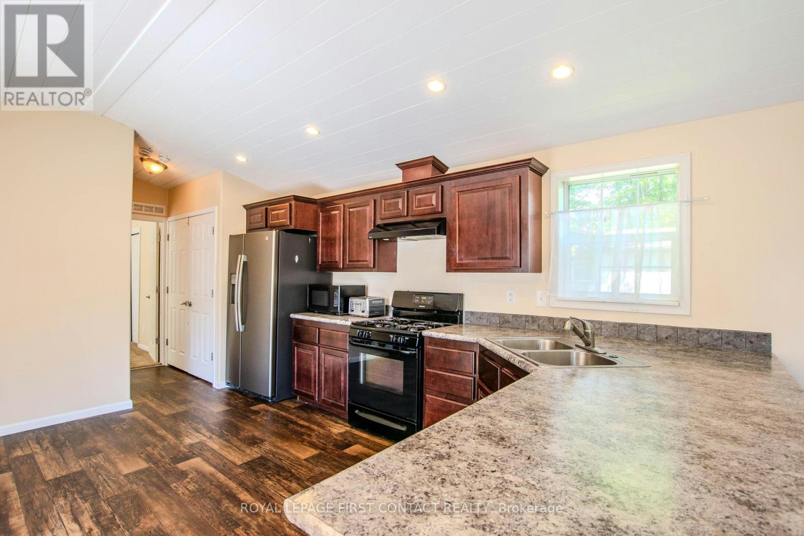 23 Georgian Glen Drive, Wasaga Beach, ON, L9Z 1K8 - 8