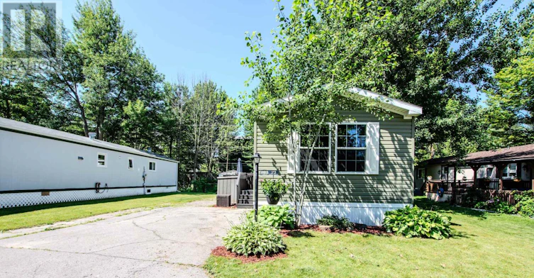 23 Georgian Glen Drive, Wasaga Beach, ON, L9Z 1K8 - 3