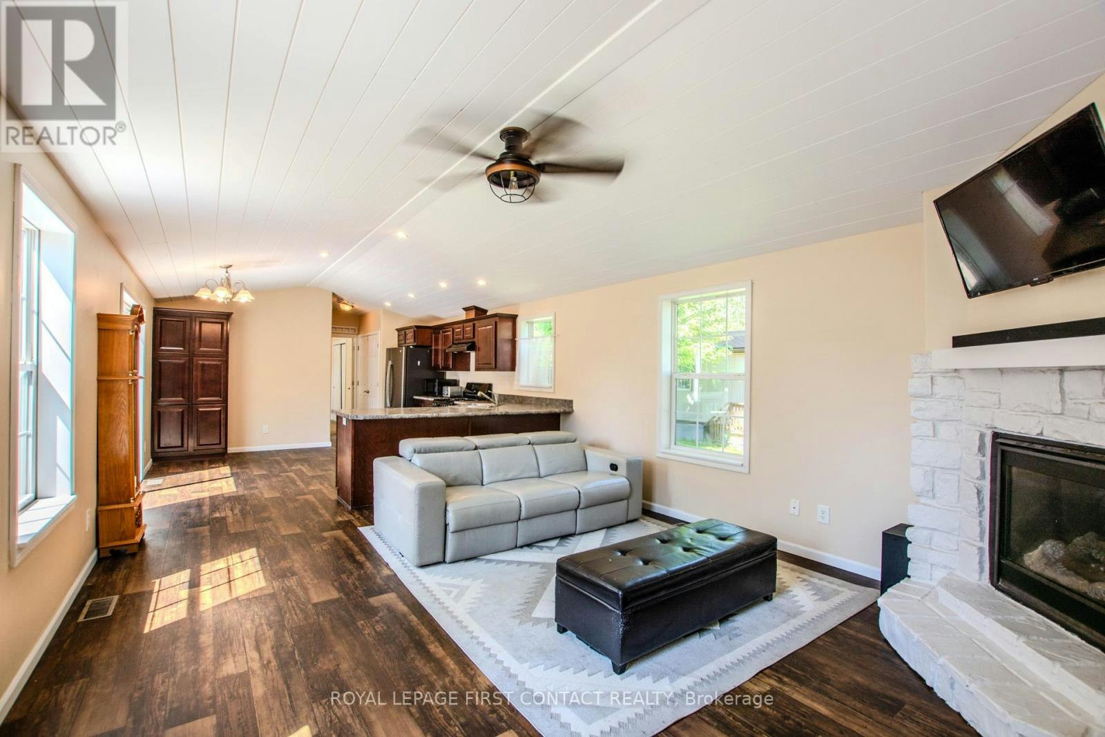 23 Georgian Glen Drive, Wasaga Beach, ON, L9Z 1K8 - 4